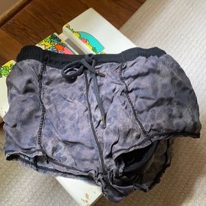Split 59 size small shorts